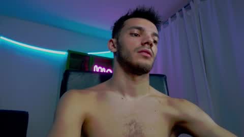 Snapshot of dominicvalente chatting on 20, 11, 2025 dominicvalente online show from 20, 11, 2025