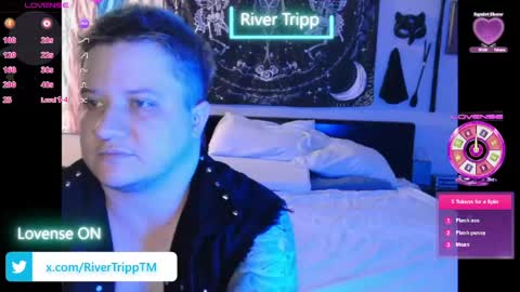 Snapshot of dominixziz chatting on 25, 5, 2026 River Tripp online show from 25, 5, 2026
