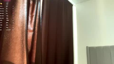 Snapshot of domitilabarrus chatting on 2, 5, 2026 Kira online show from 2, 5, 2026