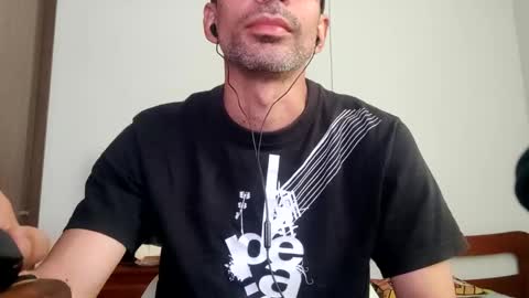 Snapshot of don__chi chatting on 8, 12, 2024 don__chi online show from 8, 12, 2024