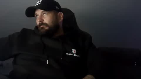 Snapshot of donchriiis chatting on 5, 11, 2025 donchriiis online show from 5, 11, 2025