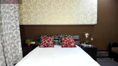 Donna On GMT2 Mon-Fri 3-9 AM online show from 6, 1, 2025