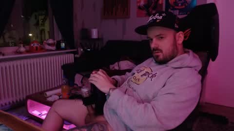 Snapshot of doomsy_minatozaki chatting on 5, 2, 2025 doomsy_minatozaki online show from 5, 2, 2025