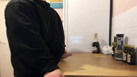 menu  below online show from 18, 4, 2026