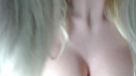 Snapshot of dorisbest chatting on 15, 12, 2024 DorisBest online show from 15, 12, 2024