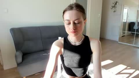 Snapshot of dormineaa chatting on 29, 4, 2026 dormineaa online show from 29, 4, 2026