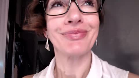 Snapshot of dorothy_meyer chatting on 10, 1, 2025 Dorothy Next stream on Monday at 3am-9am online show from 10, 1, 2025