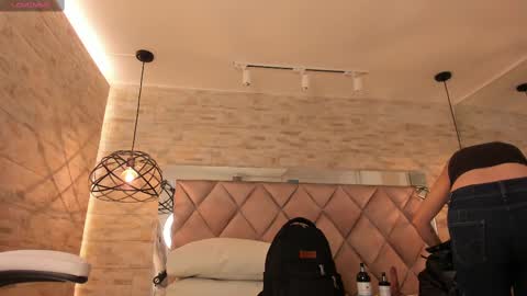  DOROTHY online show from 10, 2, 2025