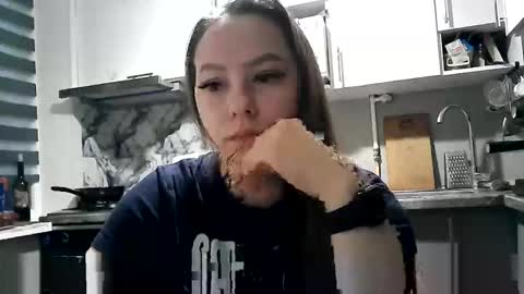 Snapshot of dorrie_ann chatting on 1, 12, 2025 Dorrie Ann online show from 1, 12, 2025