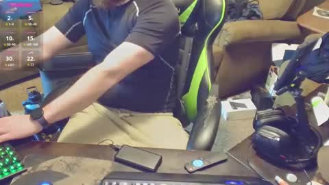 Snapshot of dotyoureyezez chatting on 1, 2, 2025 DotYourEyezez  online show from 1, 2, 2025