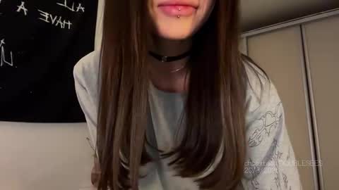 MOLLYYYY dont forget to give me a thumb up online show from 20, 3, 2026