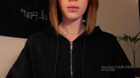 MOLLYYYY dont forget to give me a thumb up online show from 16, 4, 2026