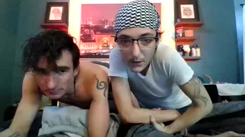 Snapshot of douxi_does_it chatting on 16, 11, 2025 Douxi online show from 16, 11, 2025