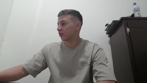 Snapshot of draco_boy2000 chatting on 4, 10, 2025 draco_boy2000 online show from 4, 10, 2025