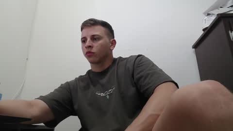 Snapshot of draco_boy2000 chatting on 17, 10, 2025 draco_boy2000 online show from 17, 10, 2025