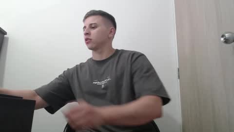 Snapshot of draco_boy2000 chatting on 21, 10, 2025 draco_boy2000 online show from 21, 10, 2025