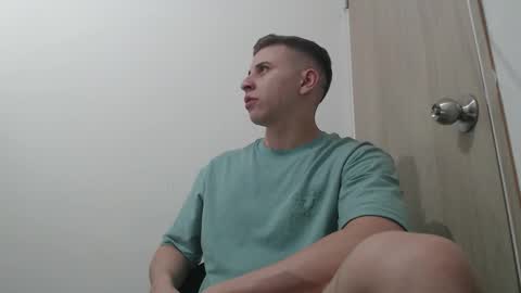 Snapshot of draco_boy2000 chatting on 7, 11, 2025 draco_boy2000 online show from 7, 11, 2025