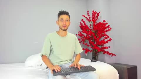 Snapshot of drake_and_zara chatting on 12, 11, 2025 Drake and Zara online show from 12, 11, 2025