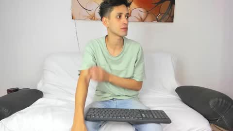 Snapshot of drake_and_zara chatting on 18, 12, 2025 Drake and Zara online show from 18, 12, 2025