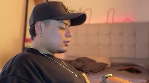 Snapshot of drakenn_ chatting on 23, 4, 2026 drakeeee online show from 23, 4, 2026
