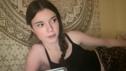 Snapshot of dream1girl_ chatting on 4, 12, 2025 ur dream girl online show from 4, 12, 2025
