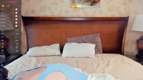 Snapshot of dream_melody chatting on 17, 9, 2025 Hi Im Monika Welcome to my room online show from 17, 9, 2025