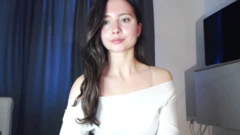 Snapshot of dream_nicole02 chatting on 19, 10, 2025 Nicole online show from 19, 10, 2025