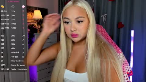 Snapshot of dreamaise chatting on 4, 4, 2026 Mary pvt open use pink and blue app lovense online show from 4, 4, 2026