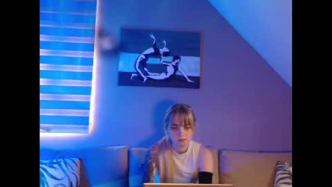 A girl online show from 17, 1, 2025