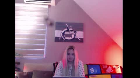 A girl online show from 26, 11, 2025