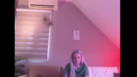 Snapshot of dreamcatcherfantasy chatting on 24, 3, 2026 A girl online show from 24, 3, 2026