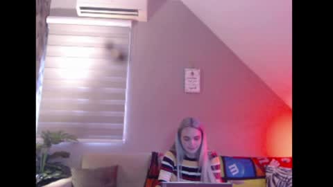 Snapshot of dreamcatcherfantasy chatting on 26, 3, 2026 A girl online show from 26, 3, 2026