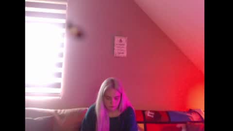Snapshot of dreamcatcherfantasy chatting on 3, 4, 2026 A girl online show from 3, 4, 2026