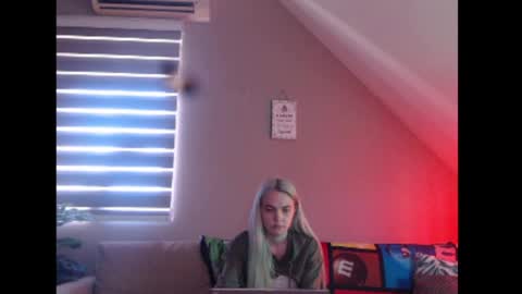 Snapshot of dreamcatcherfantasy chatting on 7, 4, 2026 A girl online show from 7, 4, 2026
