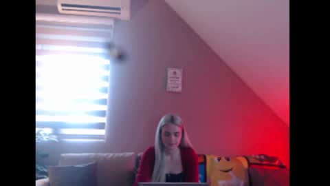 Snapshot of dreamcatcherfantasy chatting on 14, 4, 2026 A girl online show from 14, 4, 2026