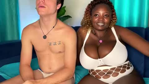 Snapshot of dreaminterracial chatting on 21, 11, 2025 InterracialDream online show from 21, 11, 2025