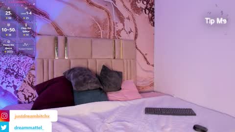 Snapshot of dreammatell_ chatting on 25, 10, 2025 Dream Matell online show from 25, 10, 2025