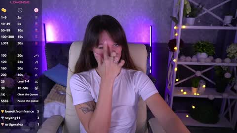 Lina online show from 4, 2, 2025