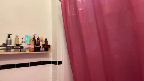 Snapshot of dreamyriri chatting on 10, 12, 2024 RIRI OR DREAMY online show from 10, 12, 2024