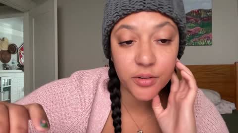 Snapshot of dreamyriri chatting on 25, 1, 2025 RIRI OR DREAMY online show from 25, 1, 2025