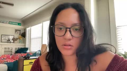 Snapshot of dreamyriri chatting on 18, 11, 2025 RIRI OR DREAMY online show from 18, 11, 2025