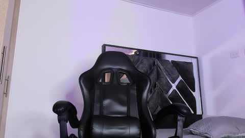 Snapshot of drekev_ chatting on 2, 12, 2025 Kevin online show from 2, 12, 2025