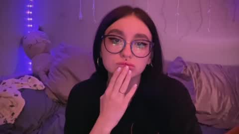 Tara  Sonny online show from 4, 3, 2025