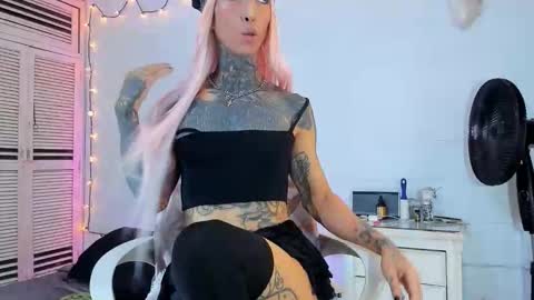 drippyorlove online show from 10, 5, 2026