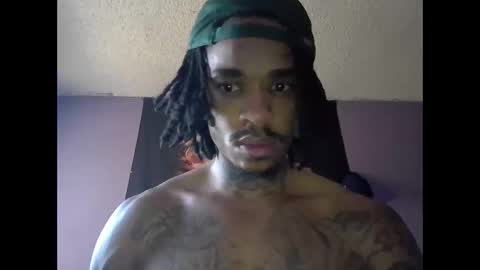 Snapshot of dripthehit chatting on 18, 12, 2024 dripthehit online show from 18, 12, 2024