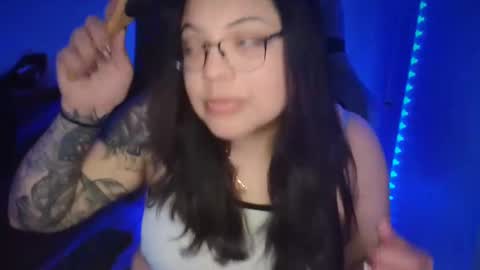 Snapshot of drizzypeach602 chatting on 25, 10, 2025 Drizzypeach602 online show from 25, 10, 2025