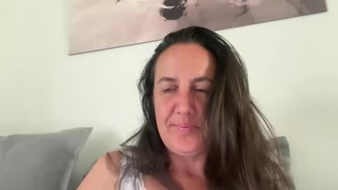 Snapshot of drresa chatting on 17, 5, 2026 Dr. Resa online show from 17, 5, 2026