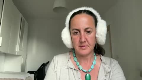 Snapshot of drresa chatting on 19, 5, 2026 Dr. Resa online show from 19, 5, 2026