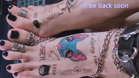 Snapshot of drug_feet chatting on 25, 12, 2024 Mistress Lola Slavic witch online show from 25, 12, 2024