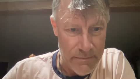 Snapshot of dudeinnh chatting on 27, 10, 2025 Steve online show from 27, 10, 2025